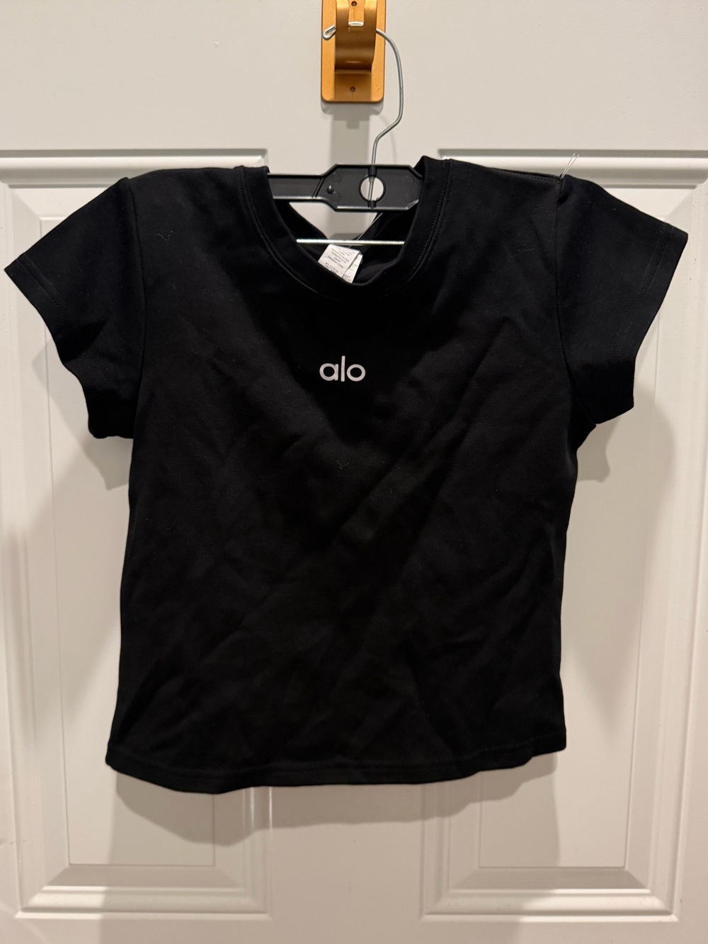 Alo Yoga black crop top